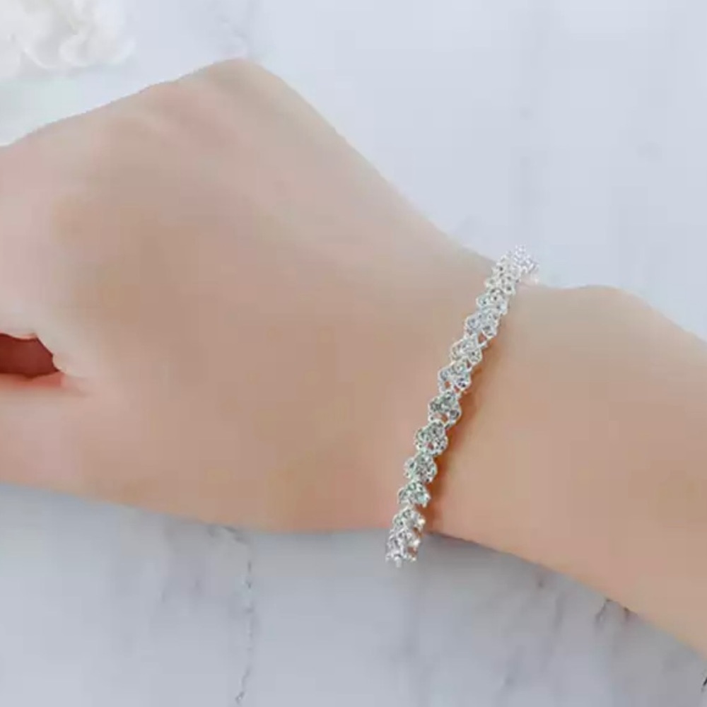 Heart Tennis Bracelet - Picture 4 of 4